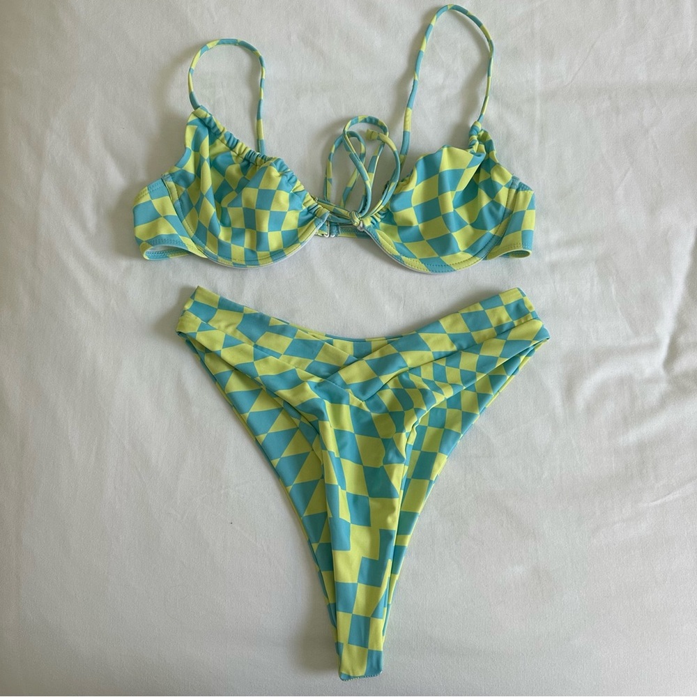 Aurelle checkered bikini